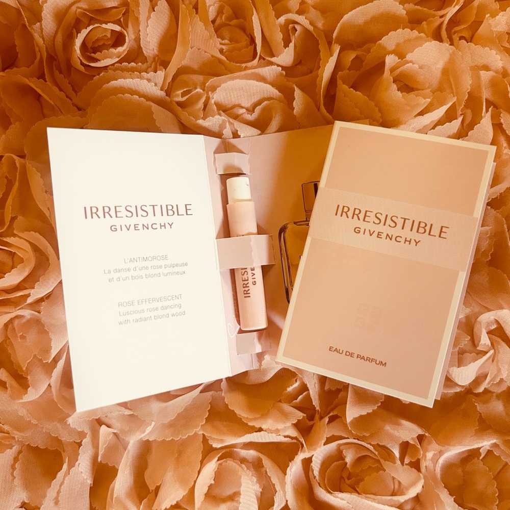 Givenchy Irresistible Eau de Parfum - Elegant Peach